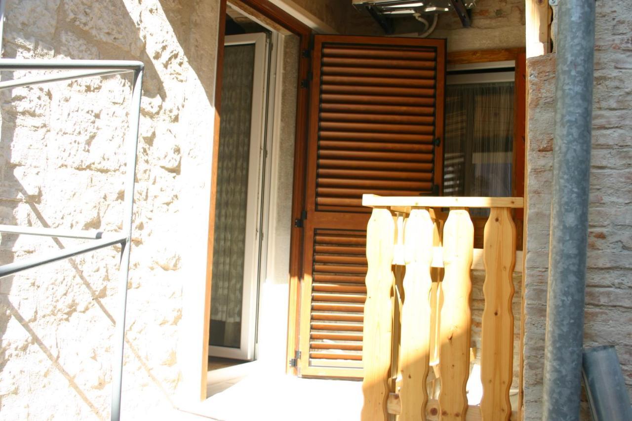 Studio Apartment La Maison De Catherine Rovinj Exterior photo