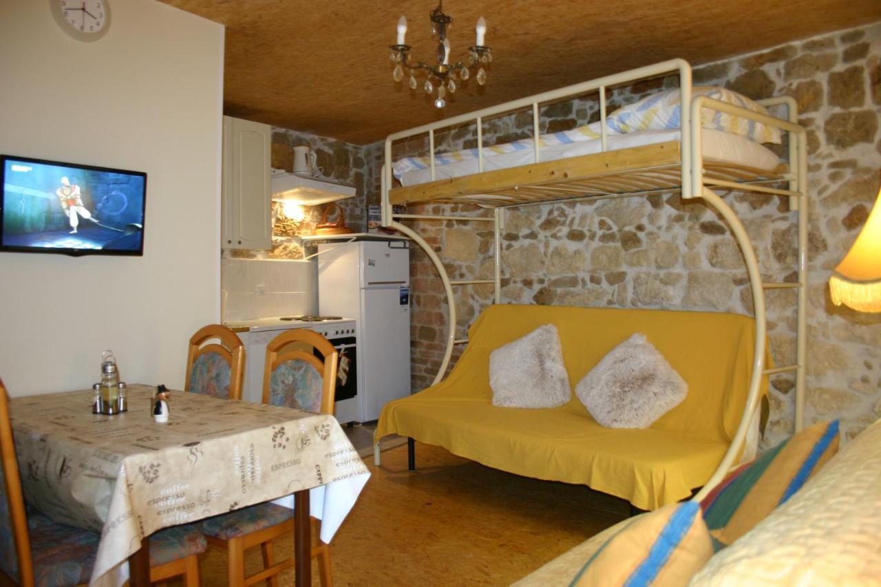 Studio Apartment La Maison De Catherine Rovinj Exterior photo