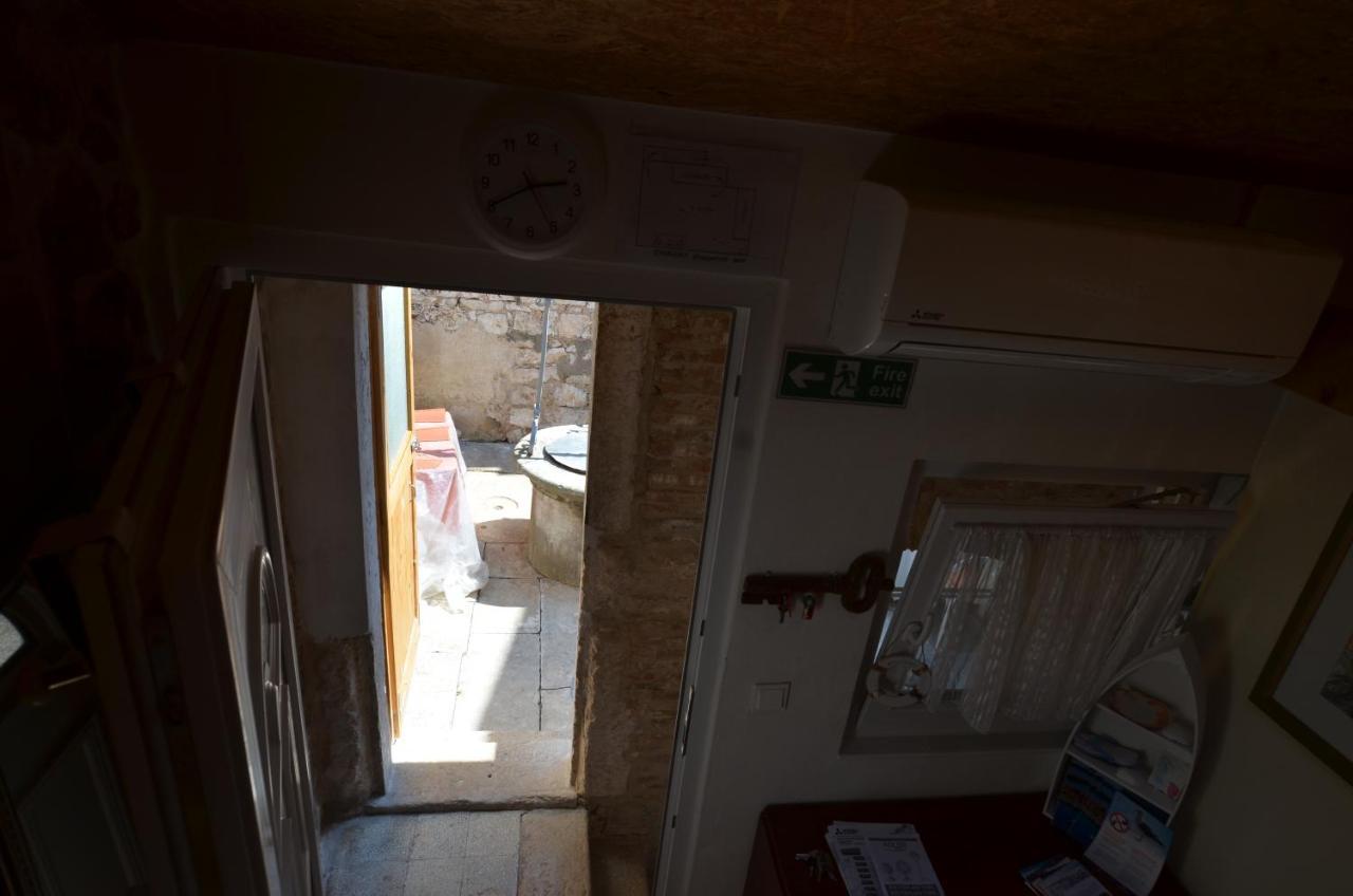 Studio Apartment La Maison De Catherine Rovinj Exterior photo