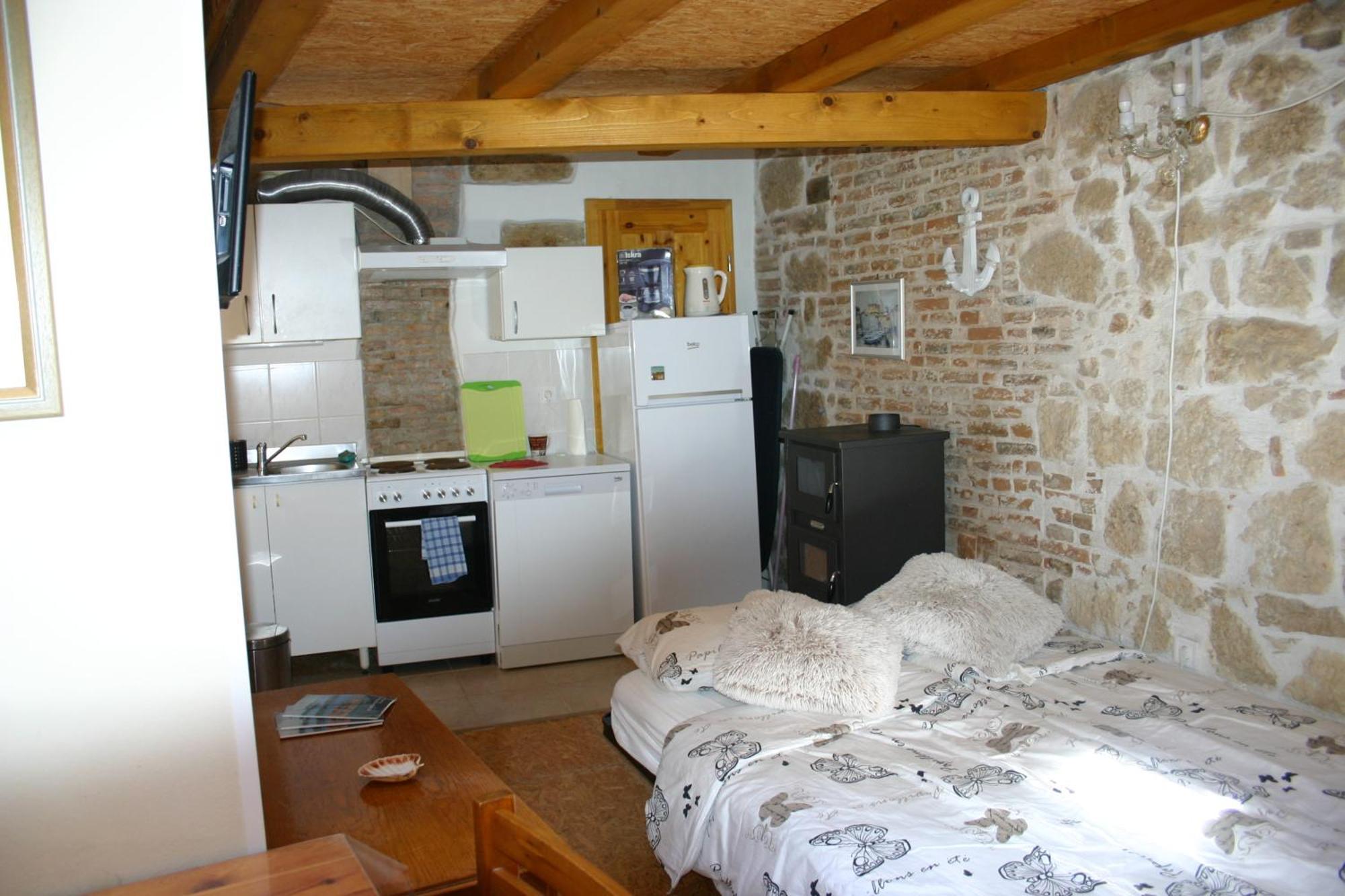 Studio Apartment La Maison De Catherine Rovinj Exterior photo